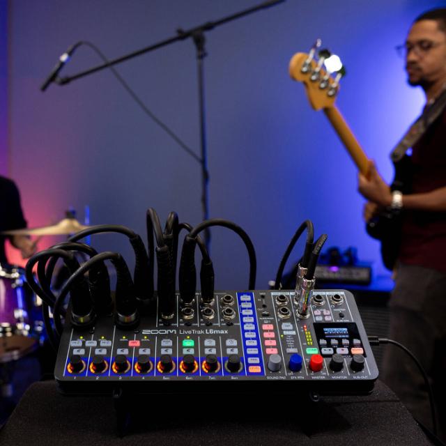 ZOOM LIVETRACK L6MAX