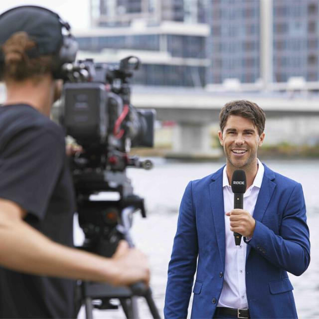 RØDE INTERVIEW PRO WIRELESS HANDHELD CONDENSER MIC