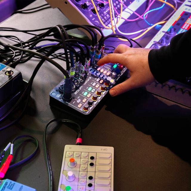 ZOOM LIVETRACK L-6