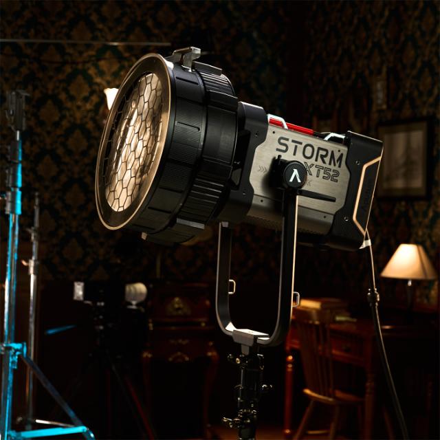 APUTURE STORM XT52